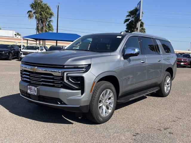 2025 Chevrolet Suburban Premier photo 3