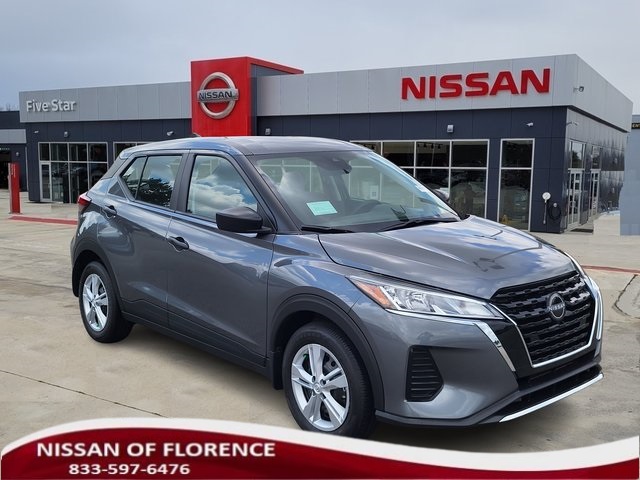 2025 Nissan KICKS PLAY Base's photo