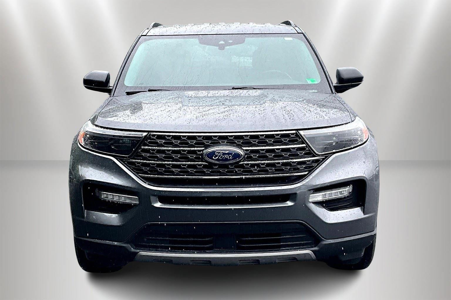 2022 Ford Explorer XLT photo 3