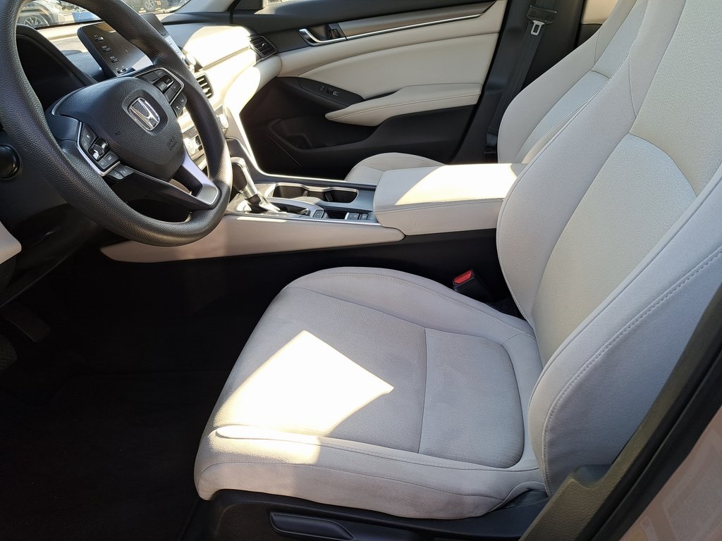2018 Honda Accord LX photo 7