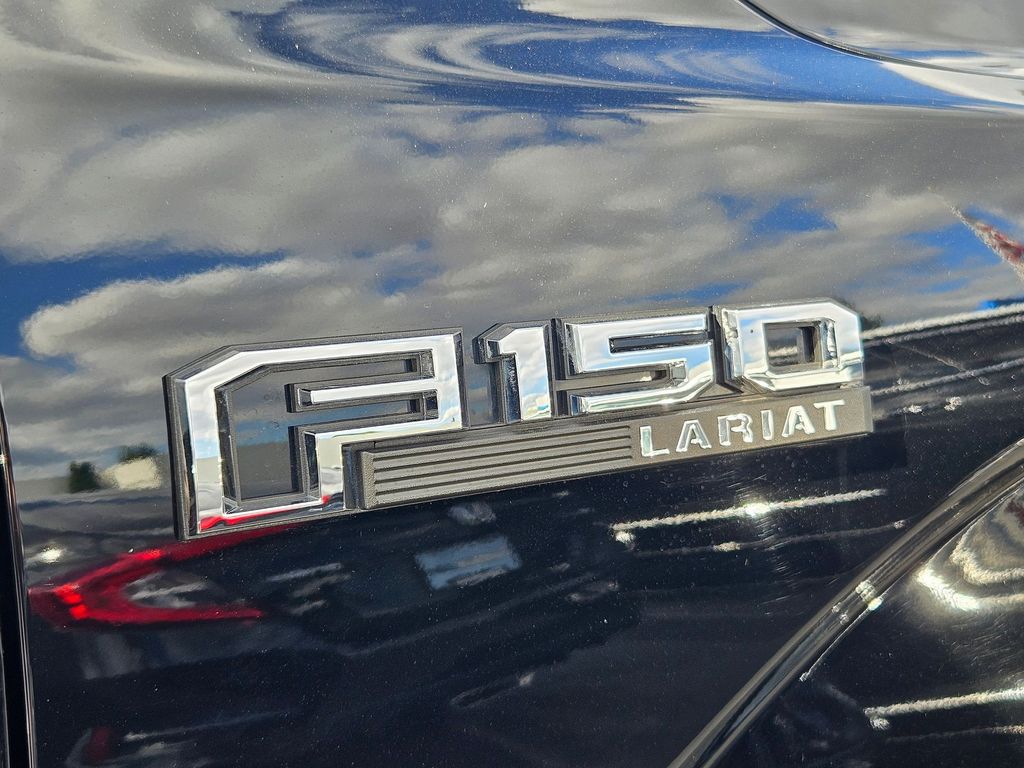 2018 Ford F-150 Lariat photo 28