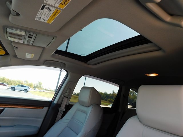 2020 Honda CR-V Touring photo 9