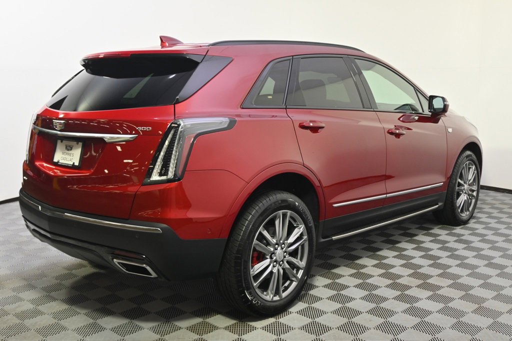 2025 Cadillac XT5 Sport photo 5