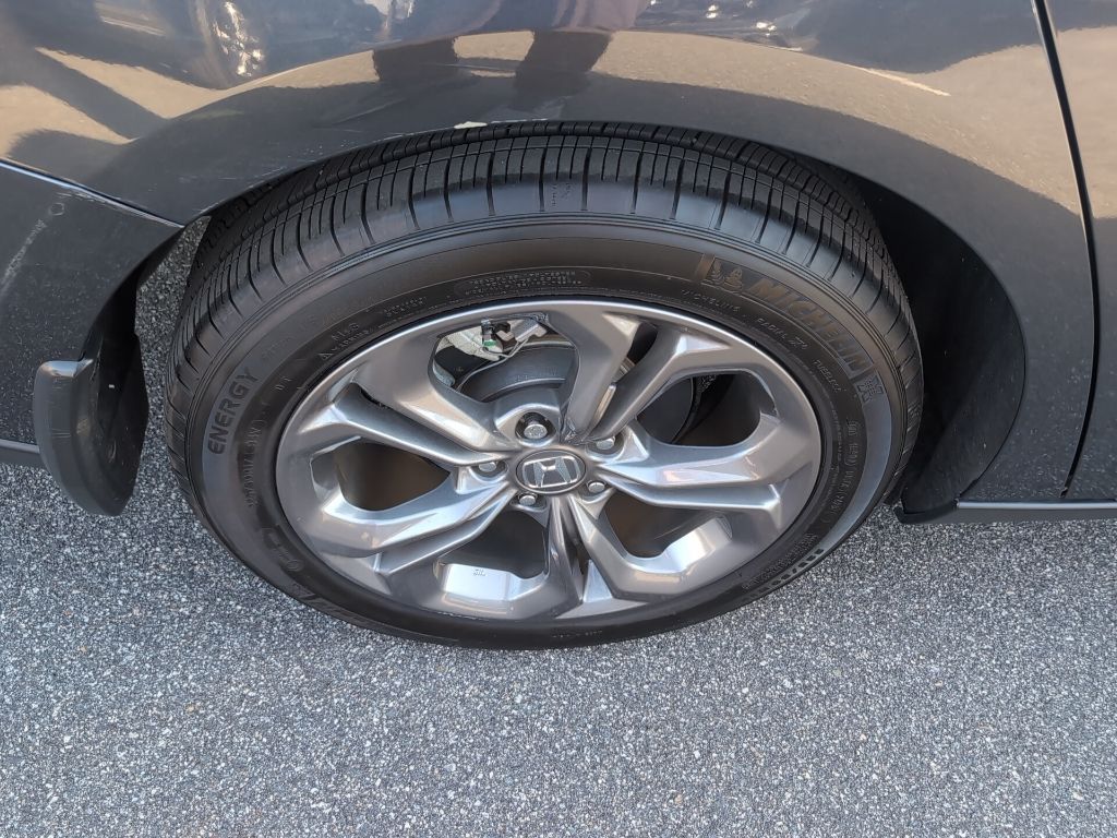 2023 Honda Accord EX photo 9
