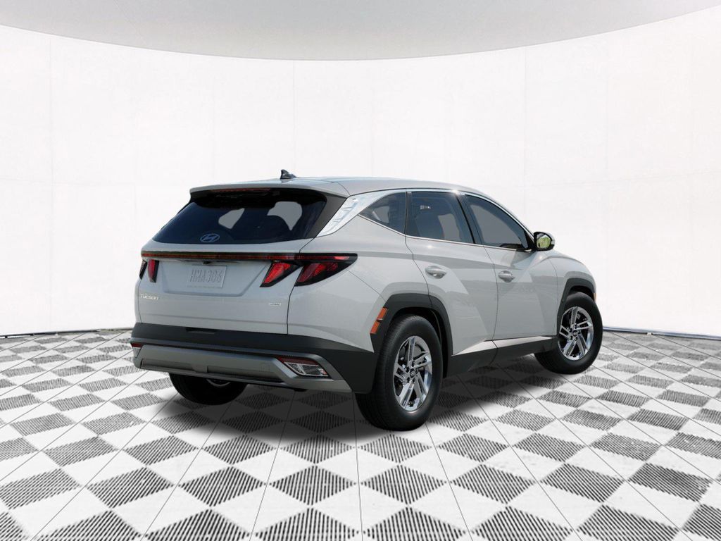 2026 Hyundai Tucson SE photo 3