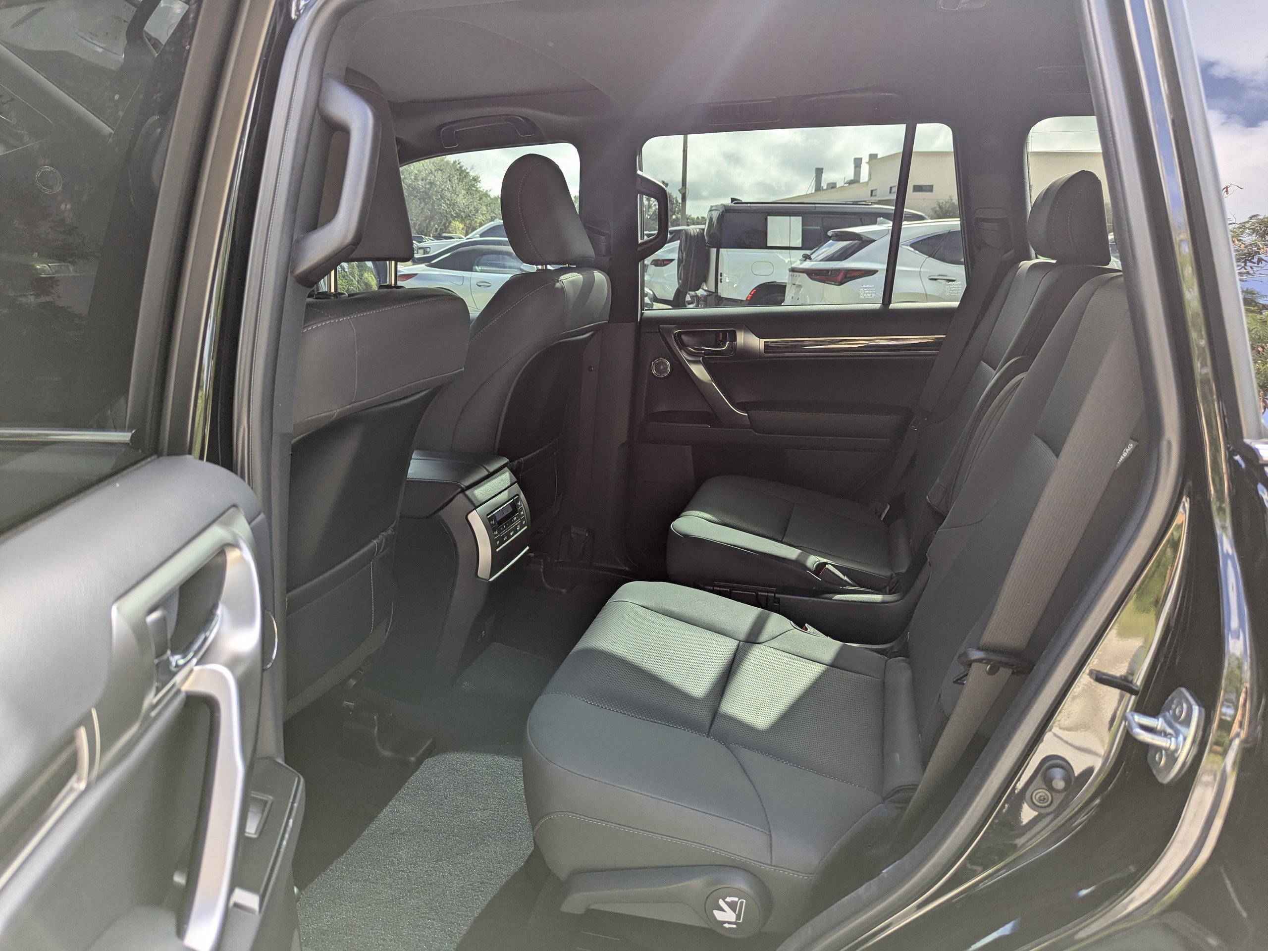 2023 Lexus GX 460 Premium photo 16