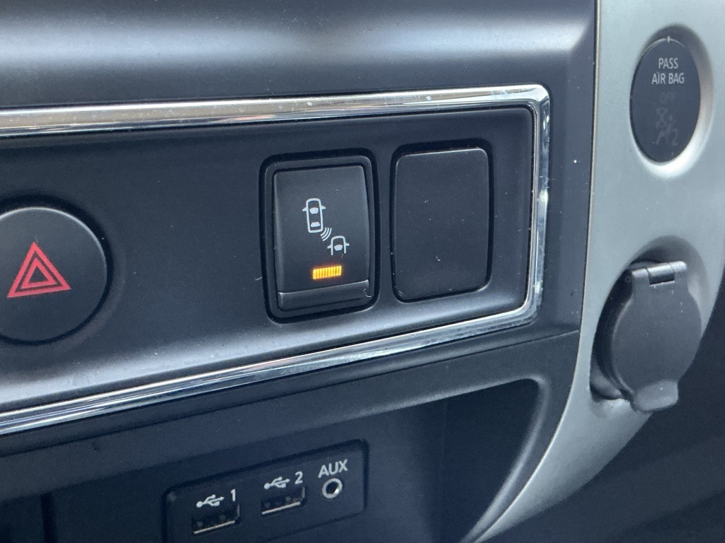 2019 Nissan Titan SL photo 23