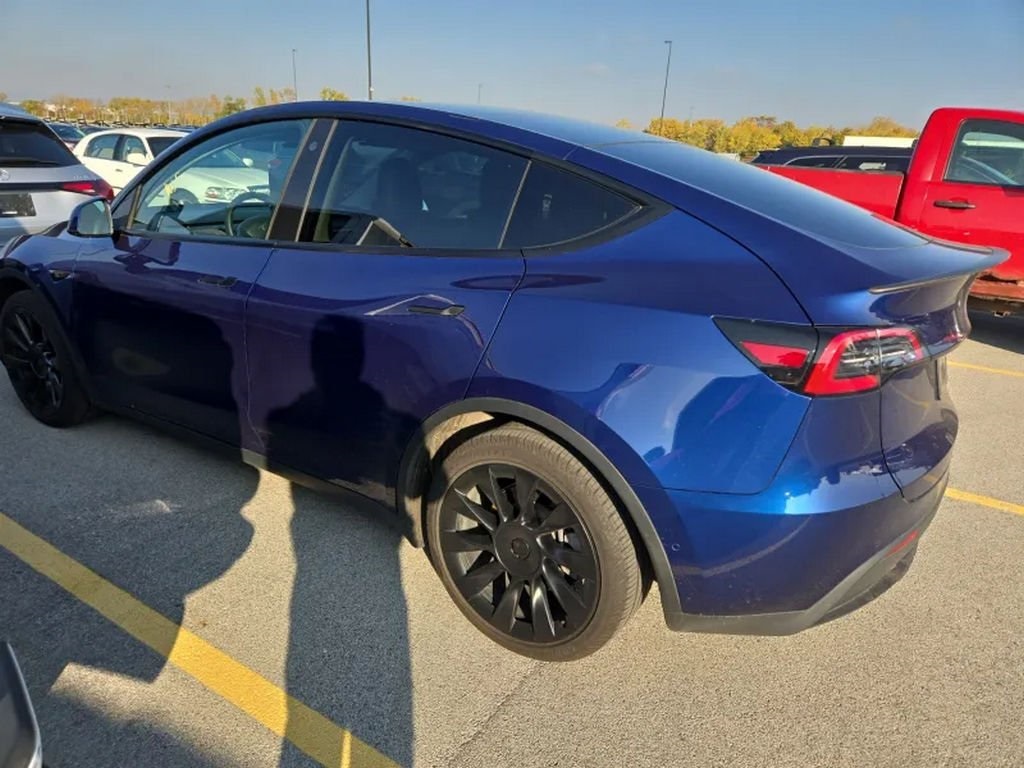 Used 2021 Tesla Model Y Long Range with VIN 5YJYGDEE4MF068058 for sale in Bedford, OH