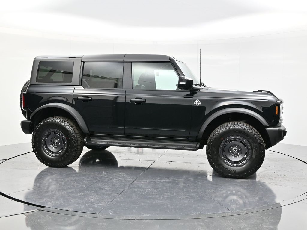 2025 Ford Bronco Outer Banks photo 4