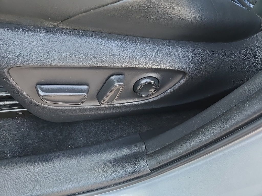 2022 Toyota RAV4 Hybrid XSE photo 39