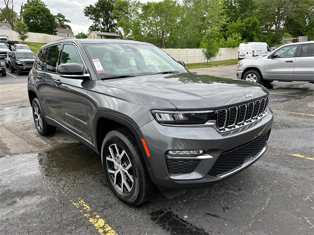 2024 Jeep Grand Cherokee Limited photo 4