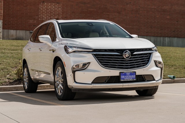 2022 Buick Enclave Essence