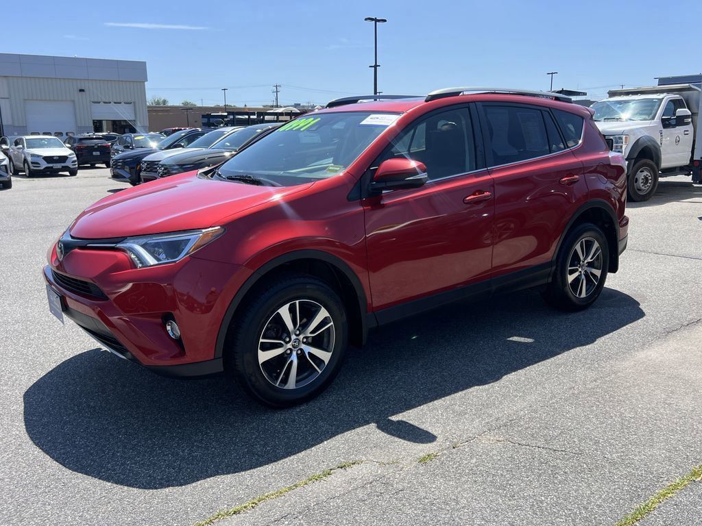 2017 Toyota RAV4 XLE photo 3