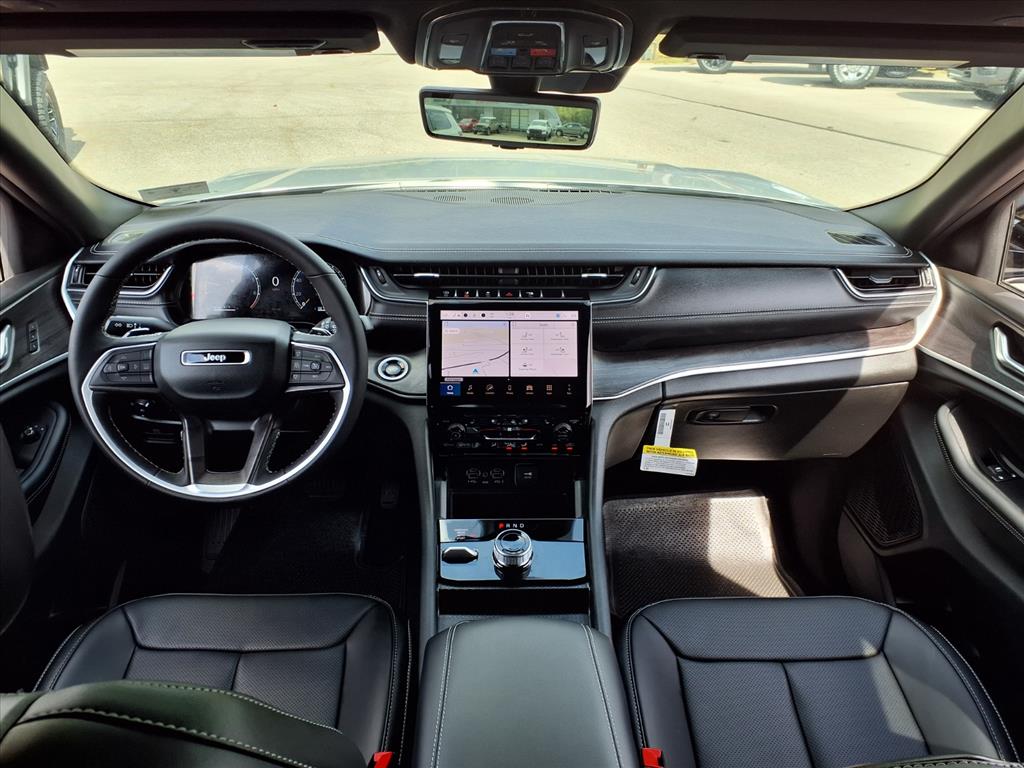 2025 Jeep Grand Cherokee Limited photo 5