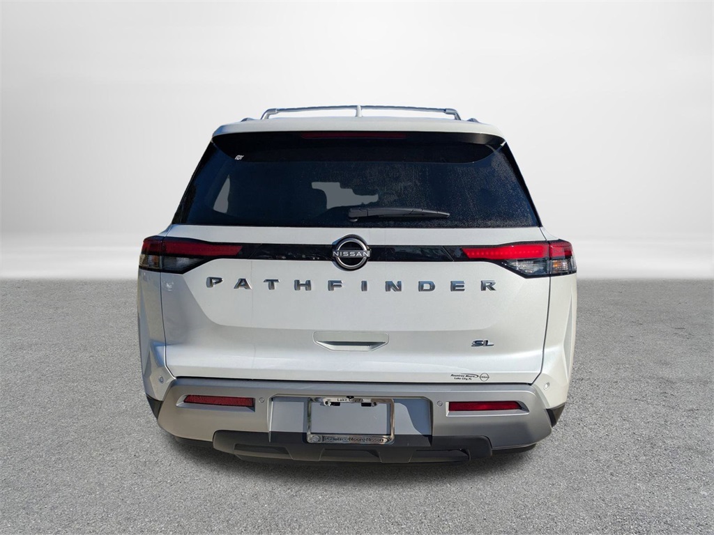 2025 Nissan Pathfinder SL photo 3
