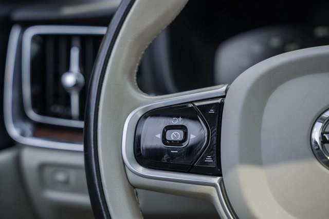 2021 Volvo S60 Momentum photo 26
