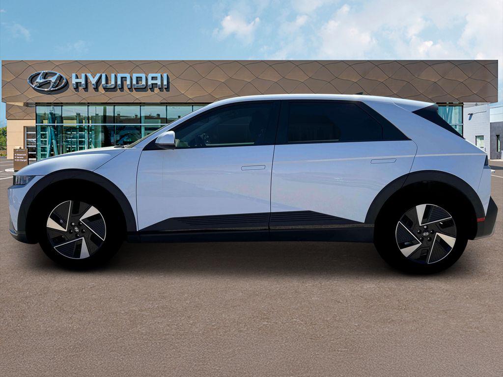 2025 Hyundai Ioniq 5 SE photo 3