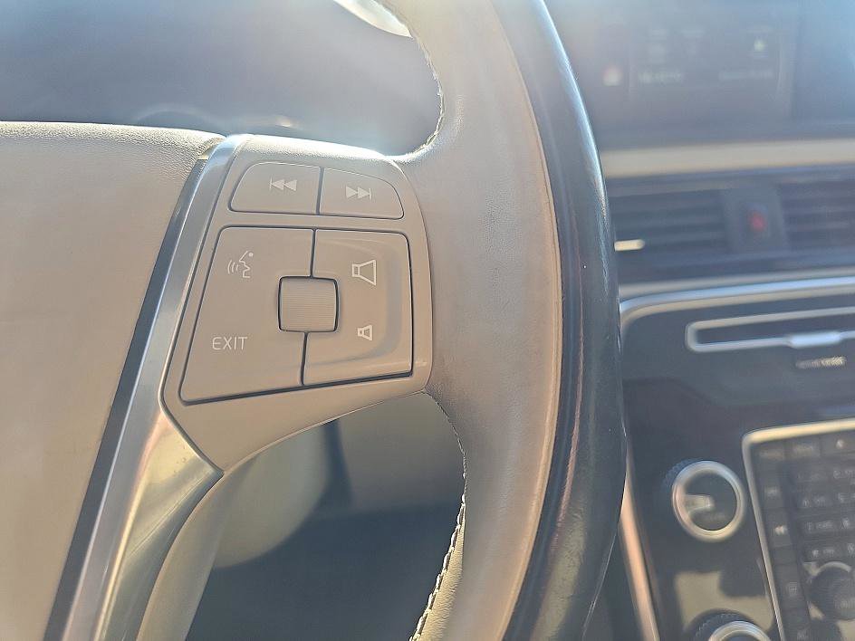 2015 Volvo XC70 T6 Platinum photo 15