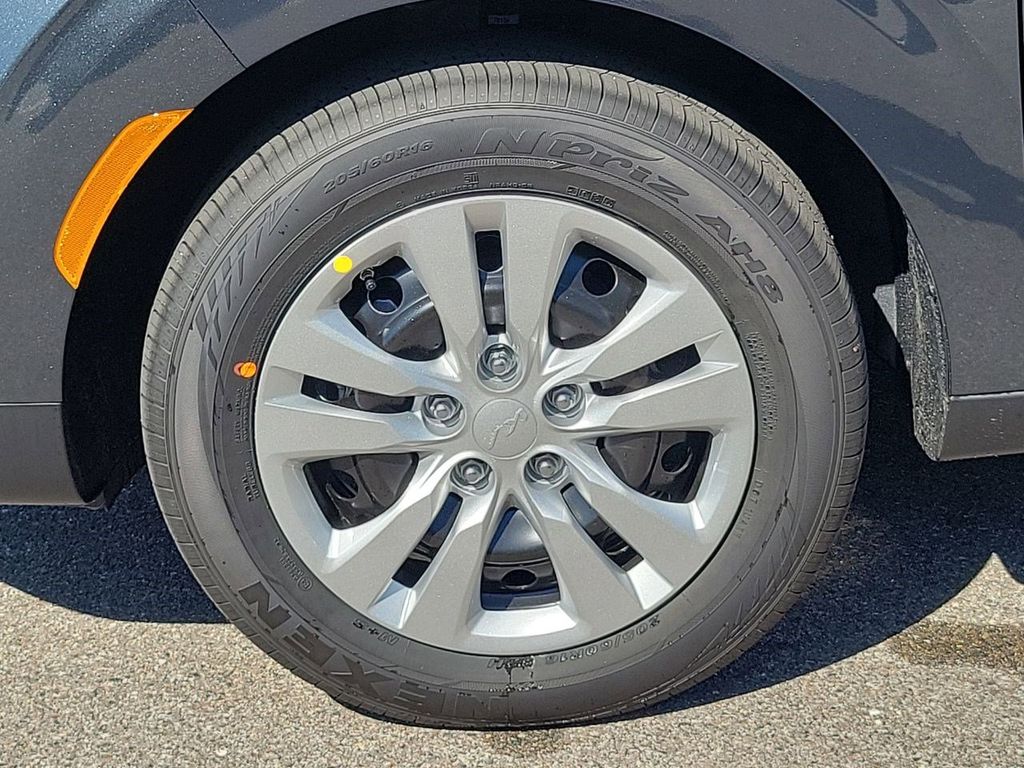 2025 Kia Soul LX S photo 11