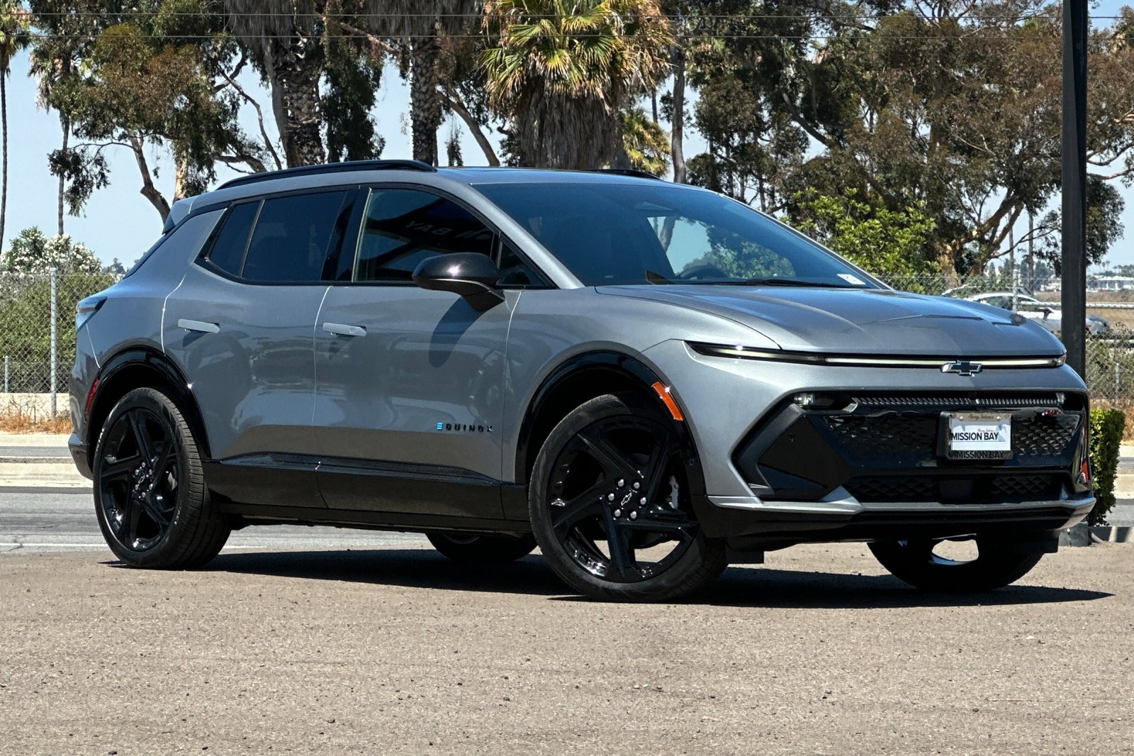 2025 Chevrolet Equinox EV 3RS photo 2