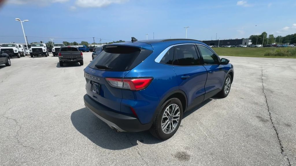 2022 Ford Escape SEL photo 6