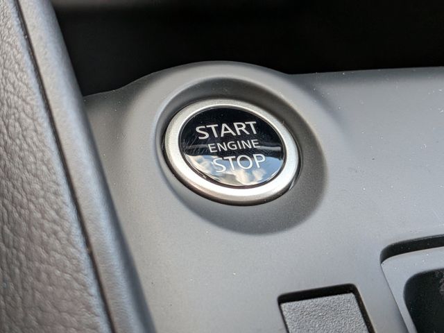 2025 Nissan Kicks Play S photo 18