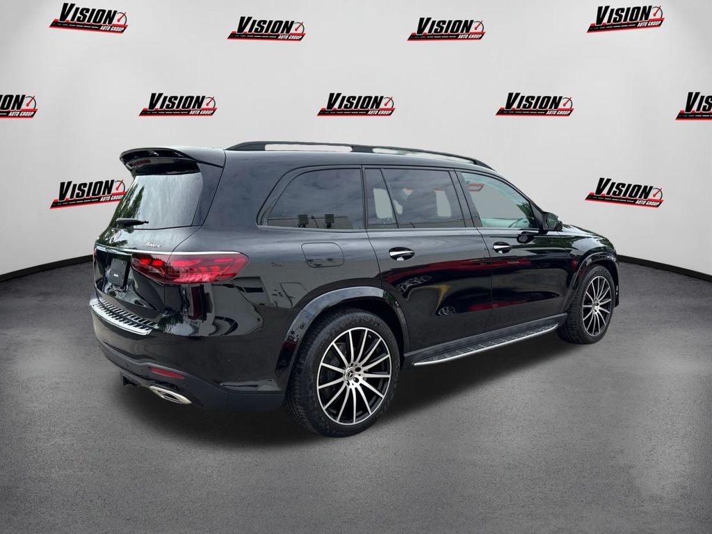 2024 Mercedes Benz GLS 580 photo 4