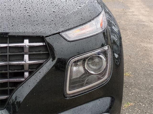 2026 Hyundai Venue SEL photo 3