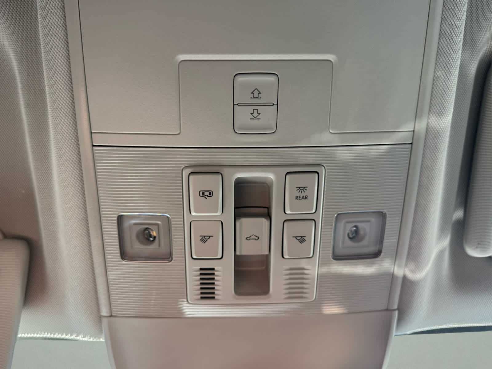 2025 Volkswagen Taos SE photo 15