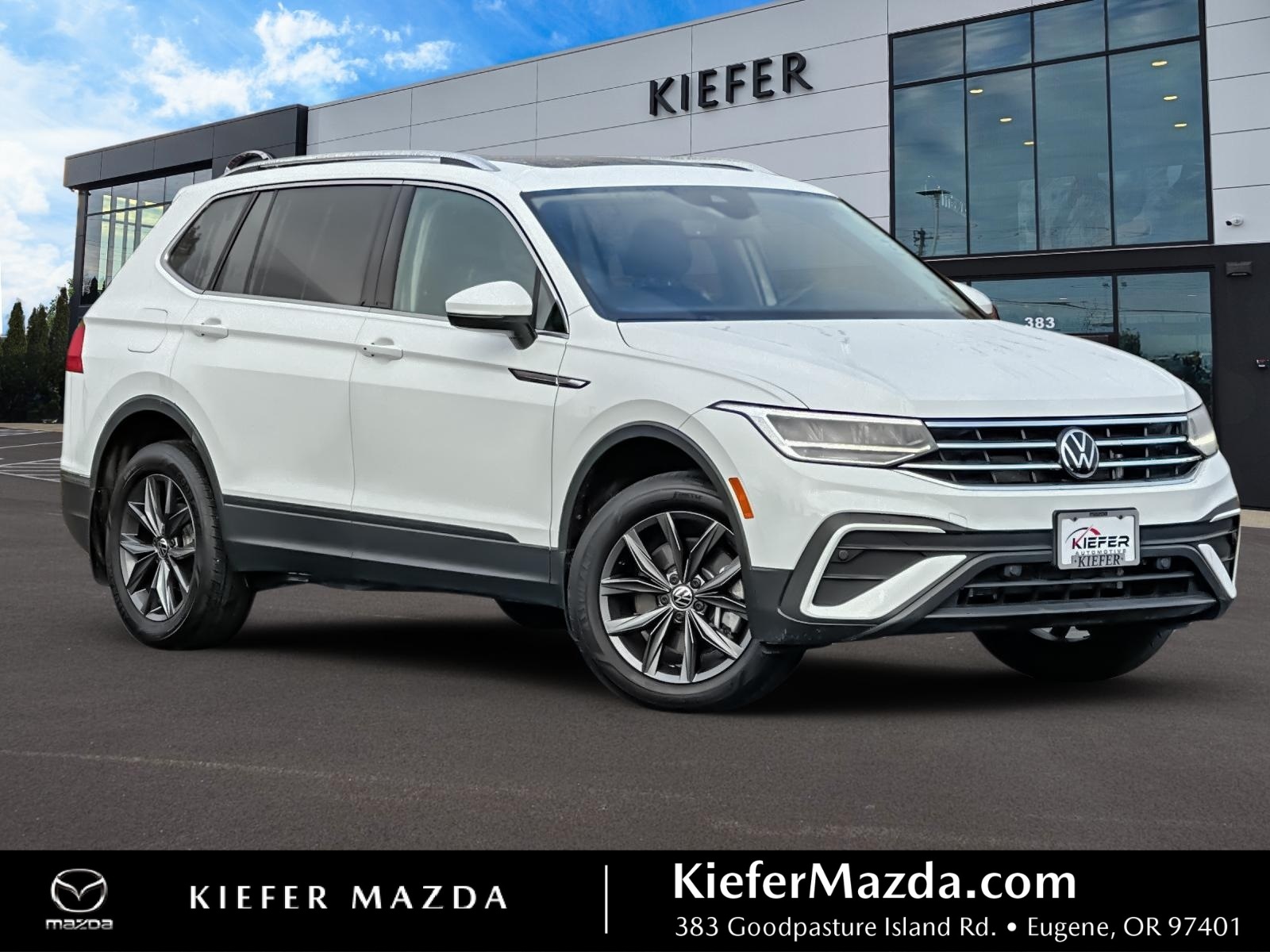 2022 Volkswagen Tiguan SE's photo