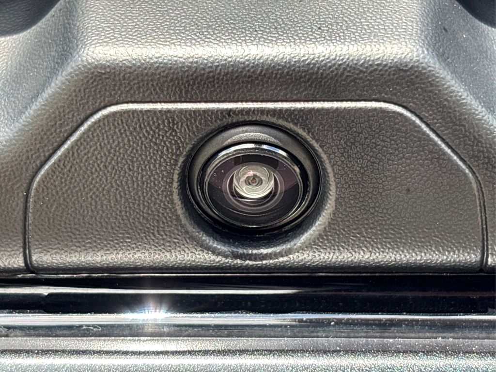 2025 Nissan Frontier PRO-4X photo 12
