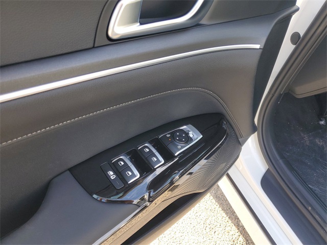2025 Kia K5 GT-Line photo 7