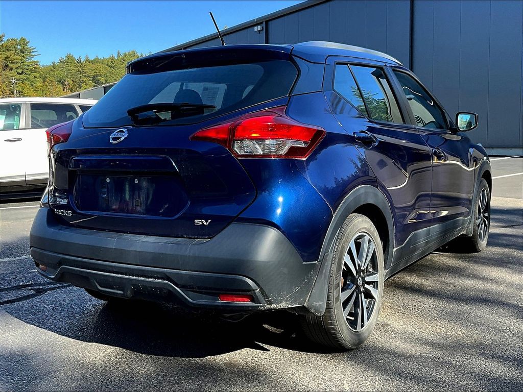 2018 Nissan Kicks SV photo 2
