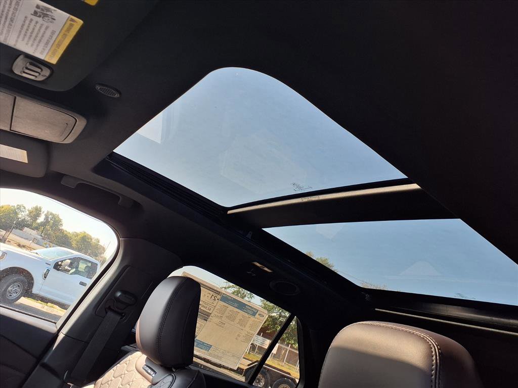 2025 Ford Explorer Platinum photo 7
