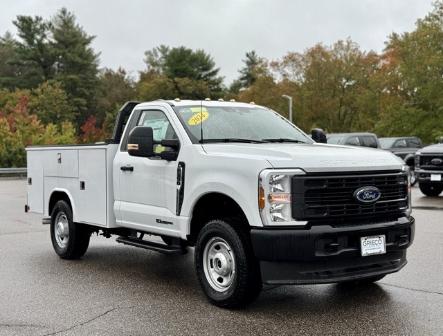 2024 Ford F-350 Super Duty Chassis Cab XL's photo