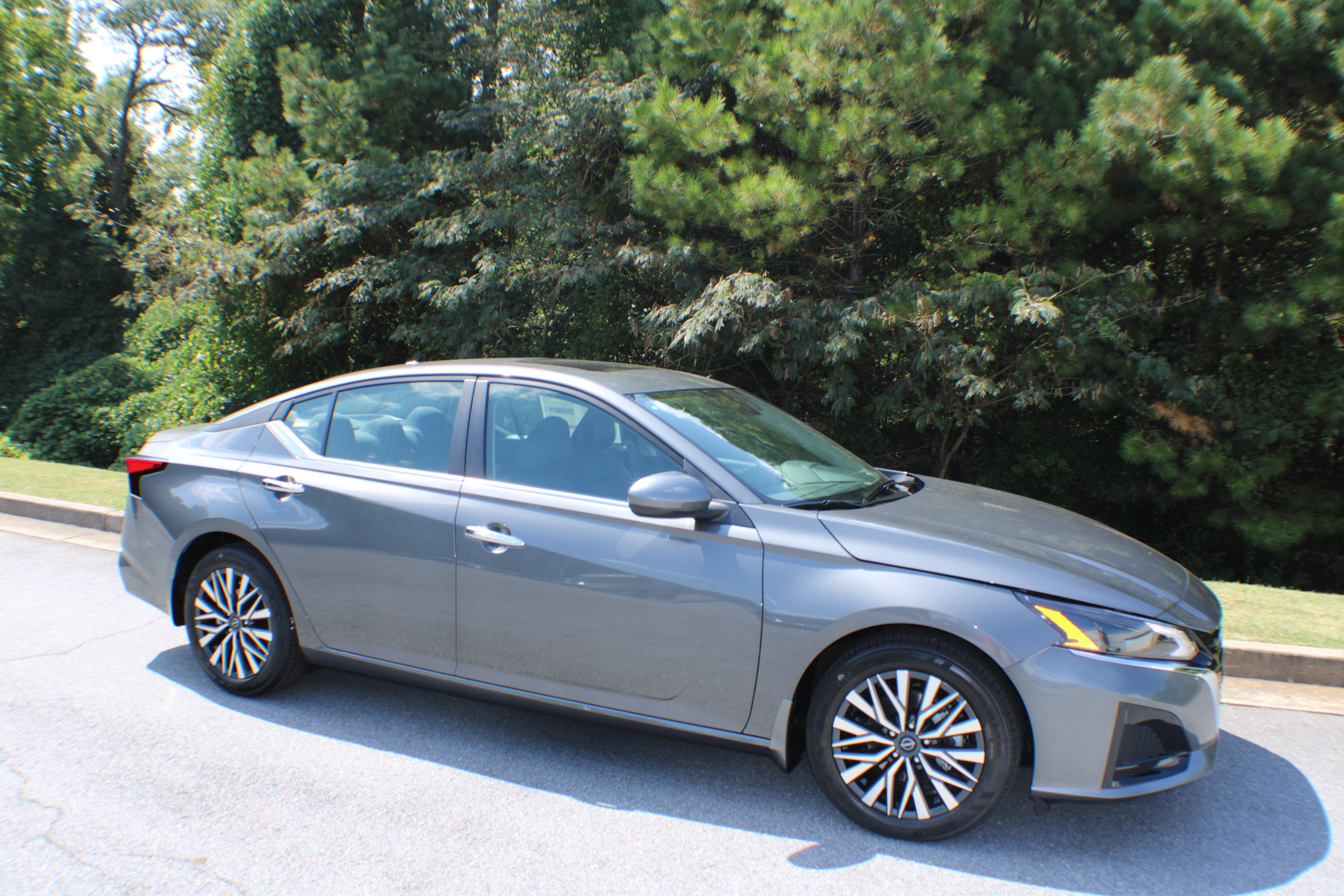 2025 Nissan Altima SV's photo