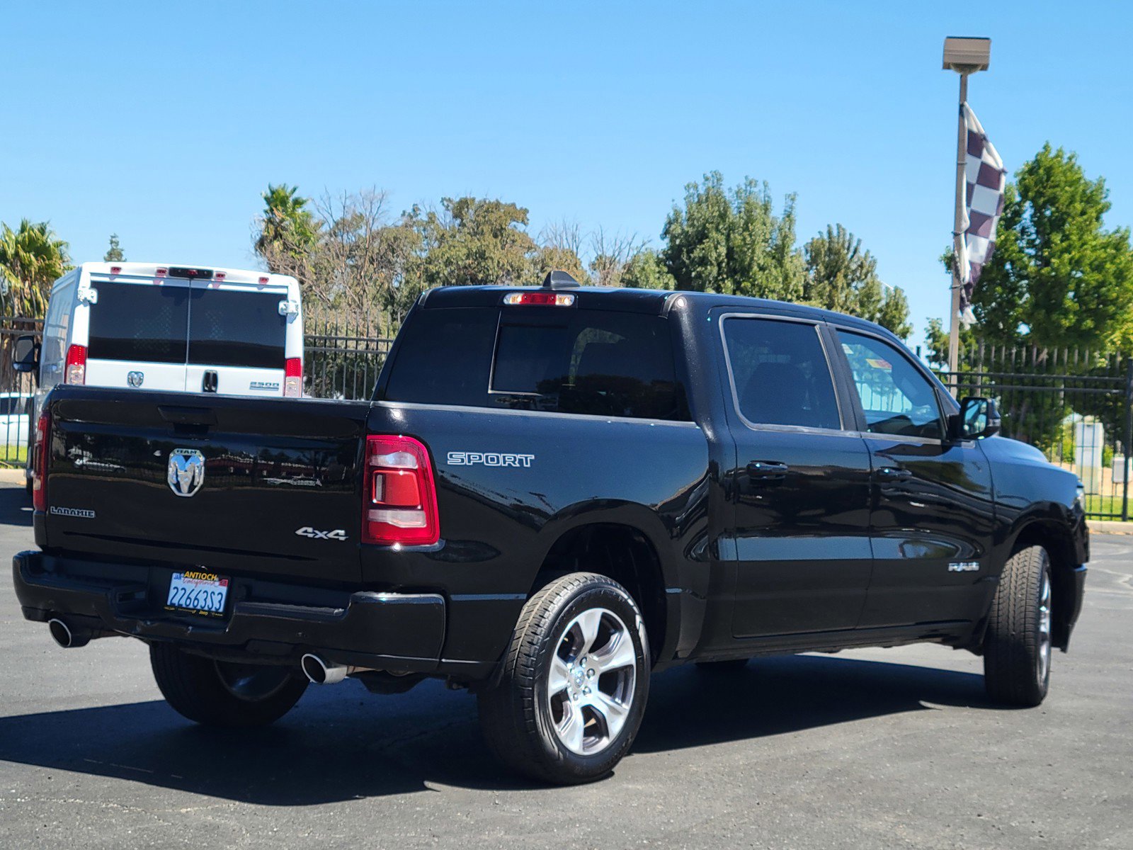 2023 Ram 1500 Laramie photo 4