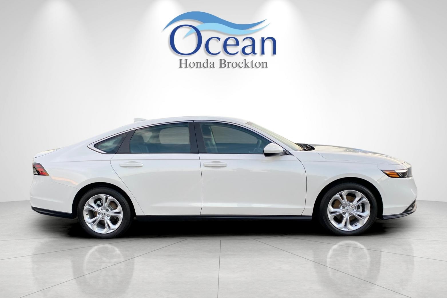 2025 Honda Accord LX photo 2