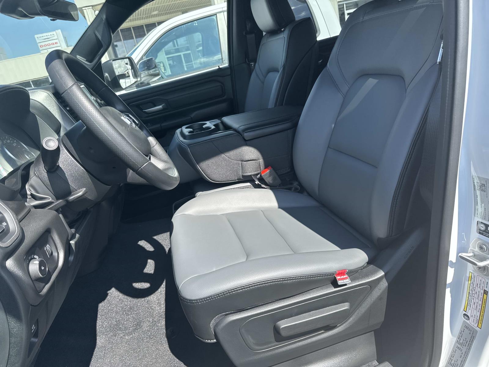 2025 Ram 1500 Tradesman photo 6