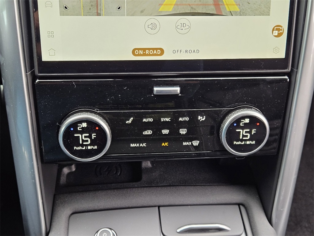 2025 Land Rover Discovery SE photo 17