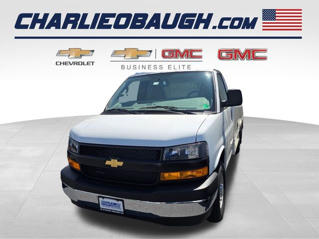 2024 Chevrolet Express Cutaway Base's photo
