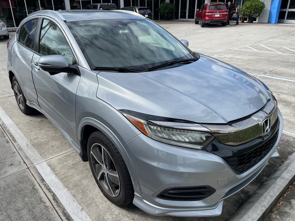 2019 Honda HR-V Touring photo 3