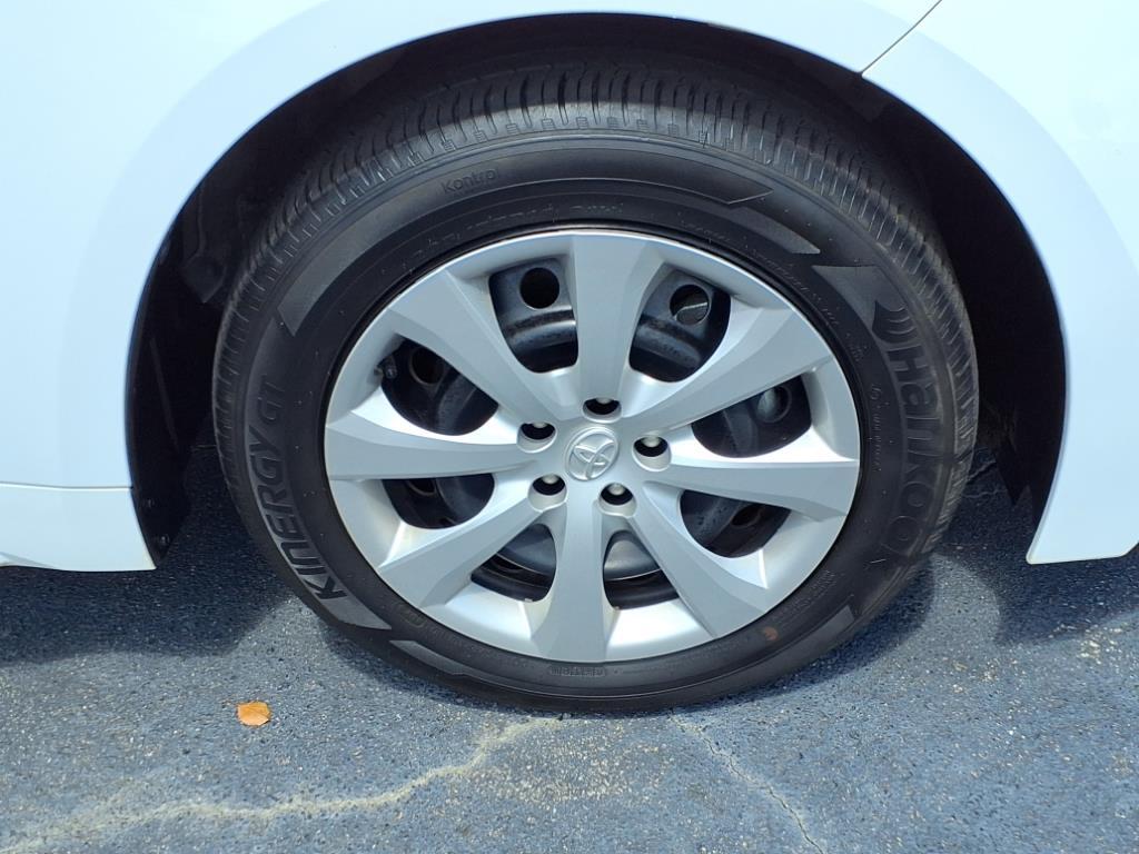 2024 Toyota Corolla LE photo 10
