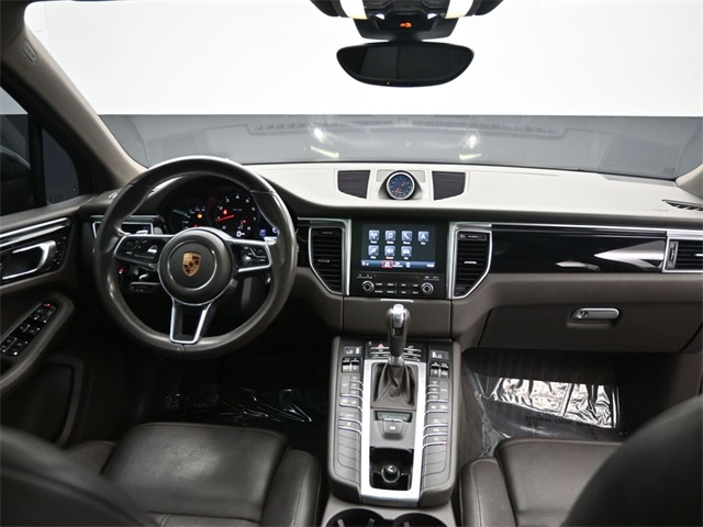 2018 Porsche Macan Base photo 30