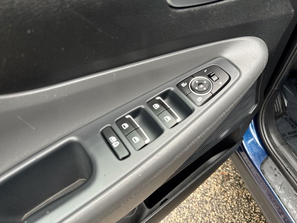 2022 Hyundai Santa Fe SE photo 4