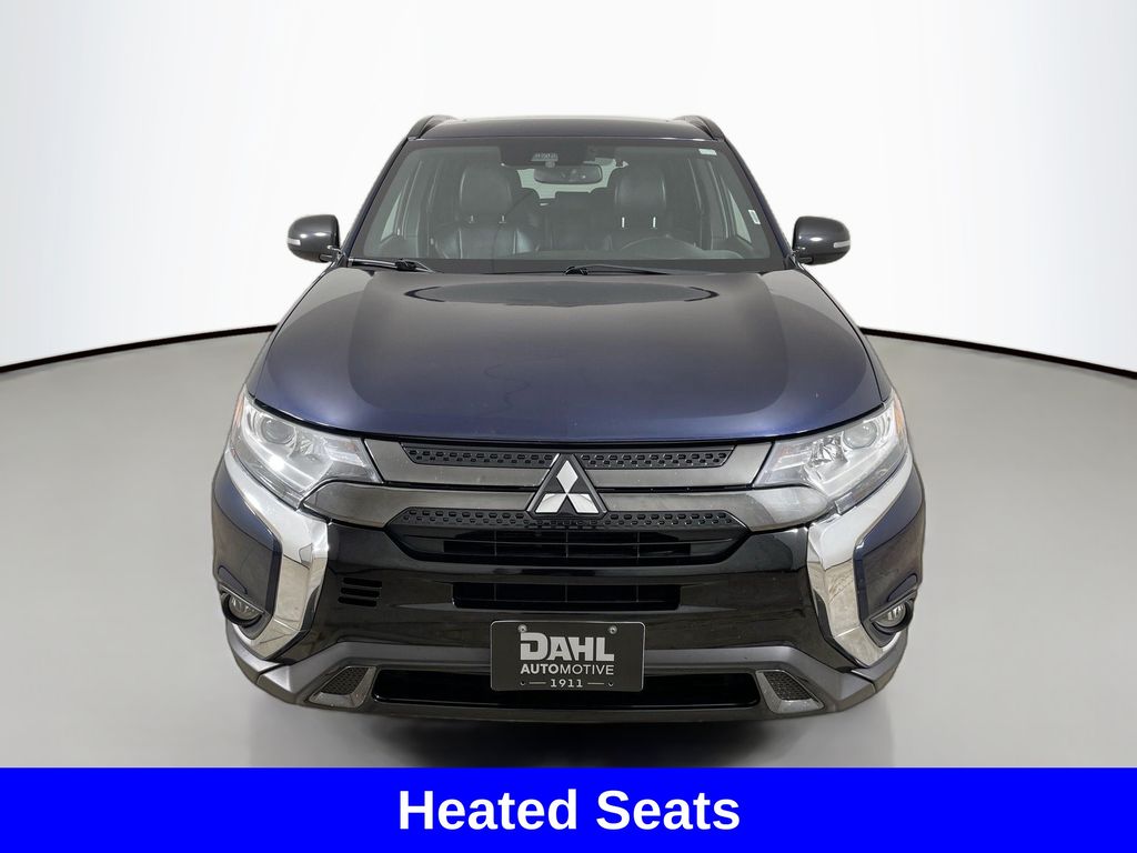 Used 2020 Mitsubishi Outlander LE with VIN JA4AZ3A31LZ035628 for sale in La Crosse, WI