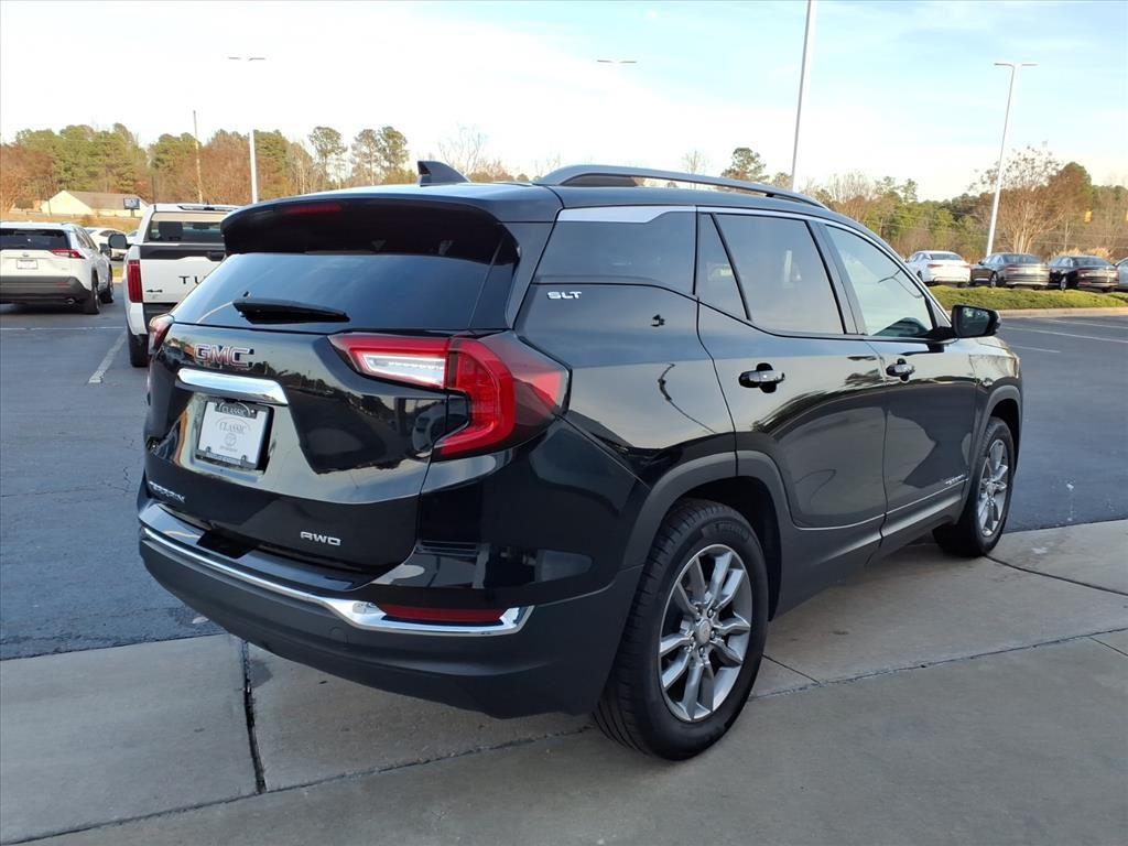2024 Gmc Terrain SLT photo 2