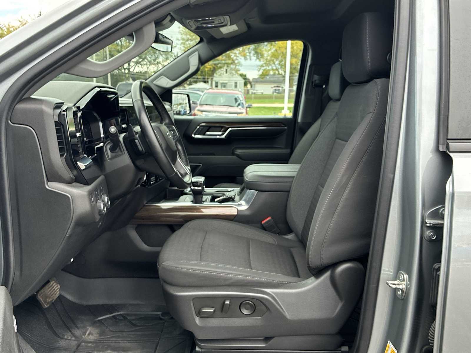 2023 Chevrolet Silverado 1500 RST photo 18