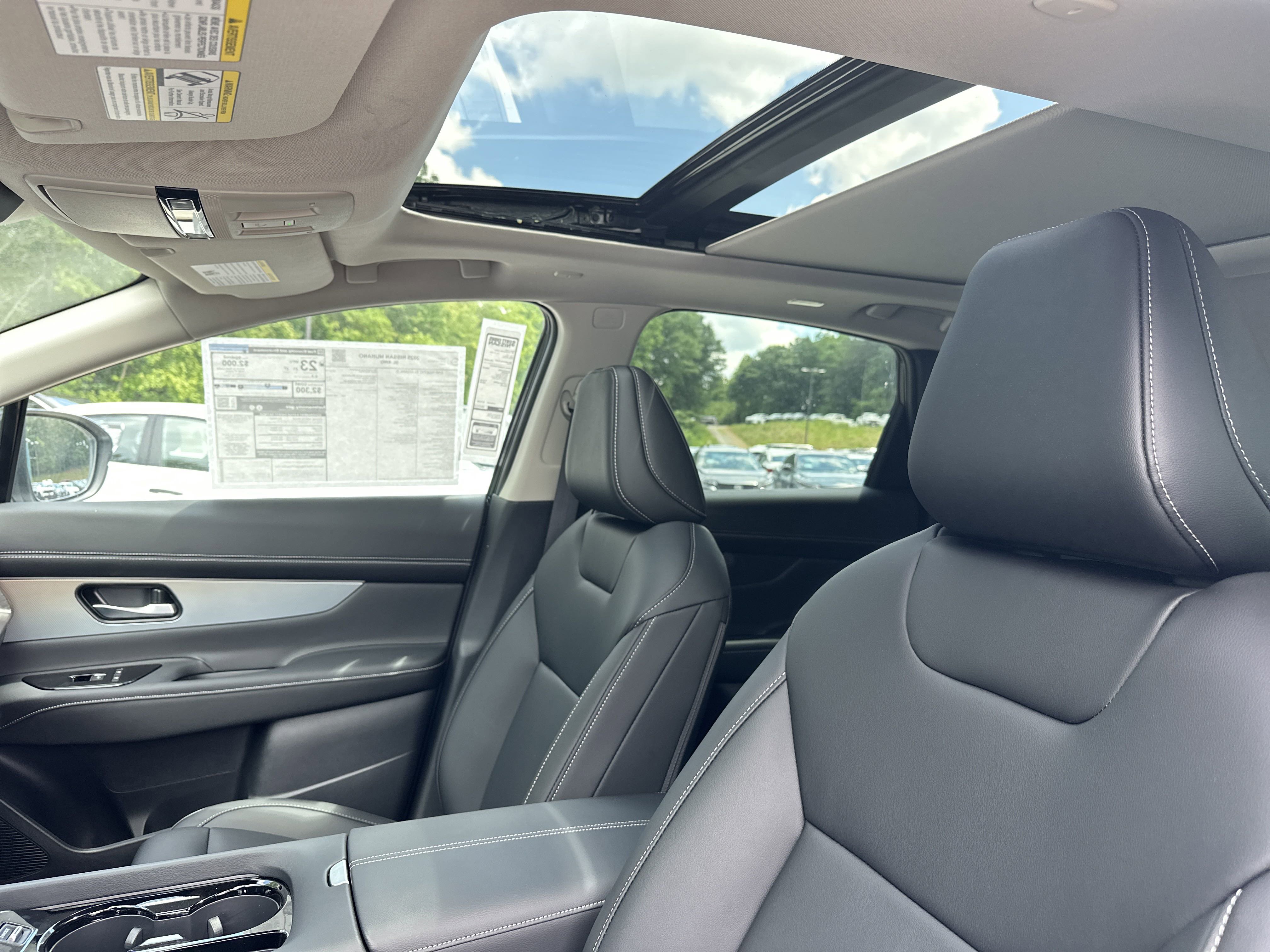 2025 Nissan Murano SL photo 25