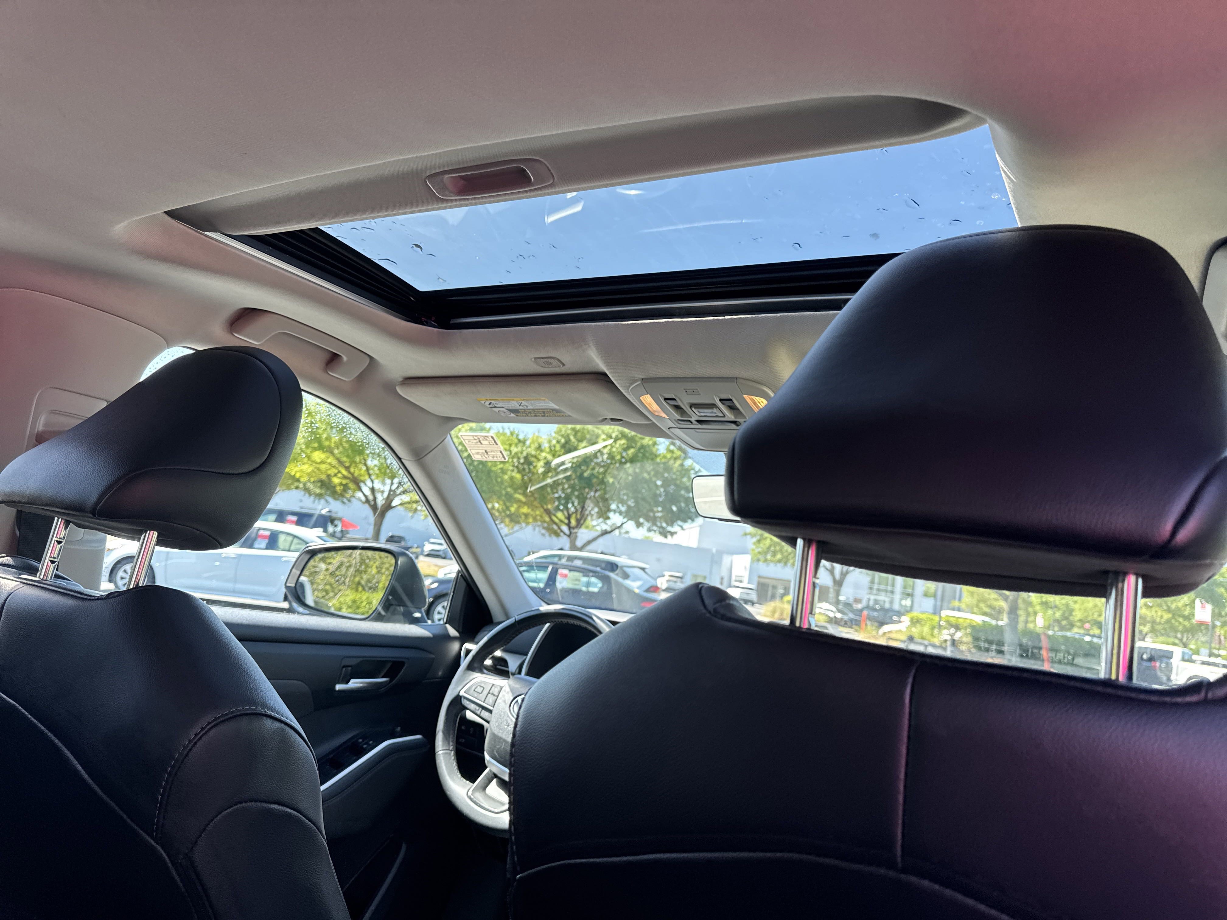 2023 Toyota Highlander XLE photo 26